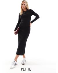 Only Petite - – geripptes, wadenlanges kleid - Lyst