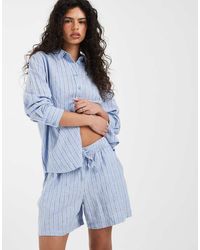 Vero Moda - Gestreepte Short Van Linnenmix Met Gestrikte Taille - Lyst