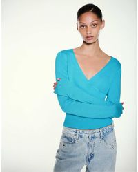 Pull&Bear - Pull à encolure cache-cœur turquoise - Lyst