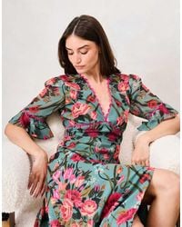 Hope & Ivy - The Joanna Frill Sleeve Thigh Split Maxi Dress With Lace Trim - Lyst
