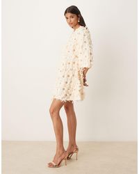 Y.A.S - Robe babydoll courte en tissu texturé orné - Lyst