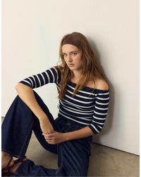 Stradivarius - – figurbetonter, gestreifter strickpullover - Lyst