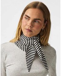Pieces - Alberte Bufanda A Rayas En Negro - Lyst