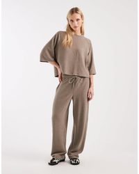 Only Petite - Pantalon ample d'ensemble en tissu texturé doux - marron clair - Lyst