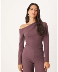 ASOS - Top A Maniche Lunghe Morbido Al Tatto Color Prugna Polvere Con Spalle Scoperte - Lyst