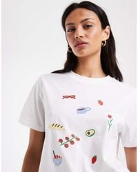 Pieces - Embroidered Moments Graphic T-shirt - Lyst
