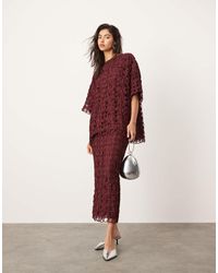 ASOS - Jupe droite mi-longue à découpes fleuries d'ensemble - bordeaux - Lyst