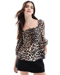 Vero Moda - – gesmoktes oberteil mit eckigem ausschnitt und leopardenmuster - Lyst