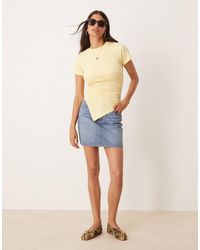 ASOS - T-Shirt Color Latticello Con Arricciatura Laterale E Orlo Asimmetrico - Lyst