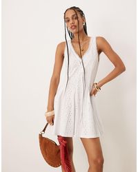 ASOS - Mouwloze Mini Swingjurk Van Broderie Met V-Hals - Lyst