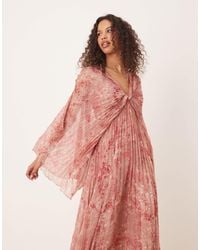 ASOS - – plissiertes maxikleid aus chiffon mit blümchenprint und verdrehtem detail vorne - Lyst