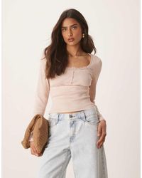 ASOS - Geribbelde Top Met Lange Mouwen, Kant En Knoopdetail - Lyst