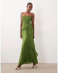 Forever New - Robe longue en mousseline avec détail corset à baleines, chartreuse - Lyst