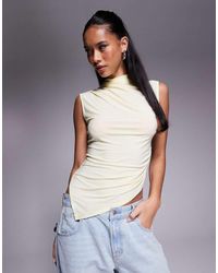 ASOS - Geplooide Top Met Hoge Hals En Asymmetrische Zoom - Lyst