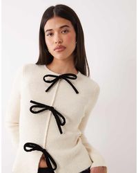 Pretty Lavish - Knit Long Sleeve Contrast Bow Detail Top - Lyst