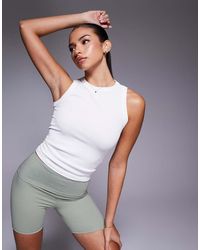 4505 - Seamless Lightweight Rib 90S Racer Vest - Lyst