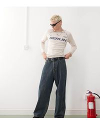 Collusion - Strak Voetbal T-Shirt Met Grafische Berlin-Print En Lange Mouwen - Lyst