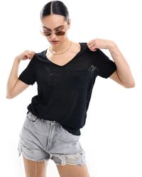 Object - T-shirt nera con scollo a v - Lyst