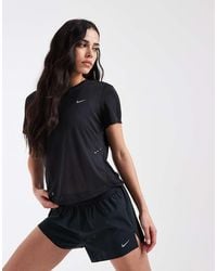 Nike - Swift Breathe T-Shirt - Lyst