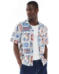 Hollister - Camisa De Manga Corta Con Estampado De Collage Con Langostas De Tejido Texturizado De -Rojo - Lyst