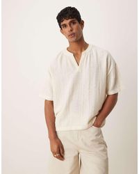 ASOS - T-Shirt Oversize Squadrata Crema Testurizzata Con Scollo A V E Spalle Scese - Lyst