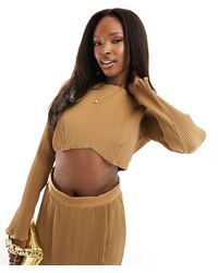 In The Style - Plisse Crop Top - Lyst