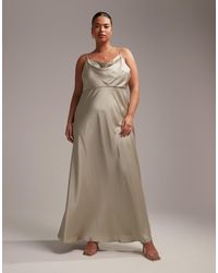 ASOS - Asos design curve - l'invitée - robe longue satinée à fines bretelles avec jupe évasée et col bénitier - sauge - Lyst