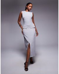 Kaiia - Exclusivité - - robe longue élégante sans manches fendue sur l'avant avec col montant et poches - taupe - Lyst