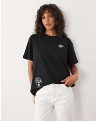 Nike - Classic Boyfriend Fit T-Shirt With Graphic Back Print - Lyst