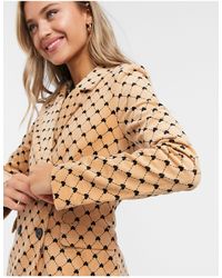 Monki – Nova – Blazer mit Kettenprint - Natur