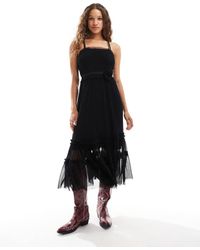 Reclaimed (vintage) - Maxi Jurk Van Tule Met Riem En Ketting Met Corsage - Lyst