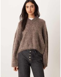 ASOS - Trui Van Premium Mohair Met Wijde Mouwen En V-Hals - Lyst