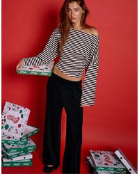 Stradivarius - Asymmetric Cropped Sweatshirt - Lyst