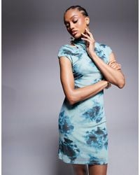 ASOS - Asos design tall - robe courte en tulle à mancherons et fente sur l'épaule - bleu à imprimé fleurs flou - Lyst