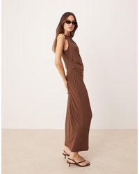 Mango - Getailleerde Maxi Jurk Met Gouden Accent Op De Schouder - Lyst
