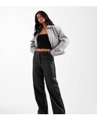 ASOS - Pantalones Negros De Pernera Recta De Cuero Sintético De Petite - Lyst