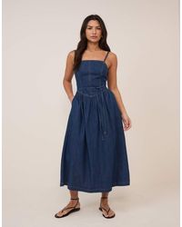 Nobody's Child Light Wash Denim Sandra Midi Dress in Blue | Lyst UK Nobody's Child Light Wash Denim Sandra Midi Dress in Blue | Lyst UK