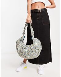 Glamorous tote bag with link detail in black