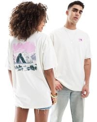 The North Face - Exclusivité asos - - t-shirt oversize avec imprimé tente dôme au dos - cassé - Lyst