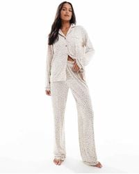 Loungeable - Superzachte Jersey Pyjamaset Van Top Met Reverskraag En Broek Met Wijde Pijpen En Biezen - Lyst
