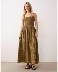 ASOS - Prendisole Lungo Stropicciato Con Scollo Rotondo E Vita Arricciata A Quadretti Verde Oliva Tono Su Tono - Lyst