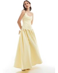 4th & Reckless - Robe longue structurée à encolure dégagée et taille basse en satin - Lyst