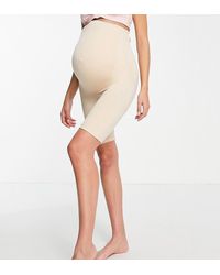 Mama.licious - Pantalones Cortos Moldeadores Con Diseño Por Encima Del Vientre De Mamalicious Maternity- Neutro - Lyst