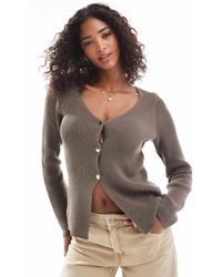 ASOS - Cárdigan Color Topo Oscuro Estructurado Con Cuello De Pico Y Botones Dorados De Punto De -Marrón - Lyst