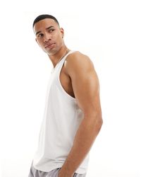 ASOS 4505 - Camiseta deportiva blanca sin mangas con espalda - Lyst