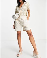 SELECTED Femme Tailored Linen Shorts With Pocket And Tuck Detail - White