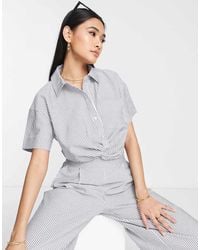 Vero Moda - Camisa Corta A Rayas Blancas Y Grises Con Detalle Retorcido En La Parte Delantera De (Parte De Un Conjunto) - Lyst