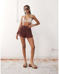Miss Selfridge - Pantaloncini Da Mare Color Cioccolato Con Dettagli - Lyst