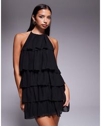 Fashionkilla - Vestido Corto Escalonado Con Cuello Halter Y Volantes Escalonados De Chifón De - Lyst