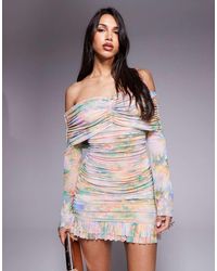 AFRM - Vestido Corto Fruncido De Manga Larga Con Estampado Floral Y Volante En El Bajo De - Lyst